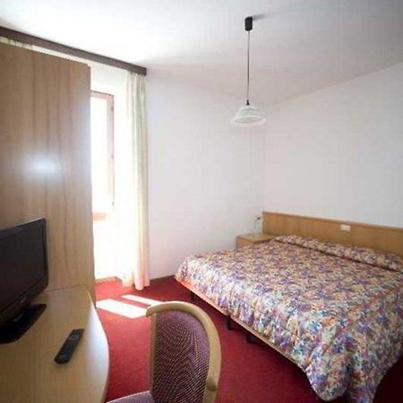 Hotel Geier Torbole Sul Garda Esterno foto