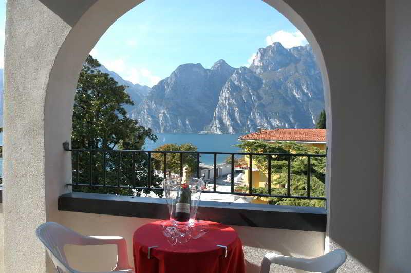 Hotel Geier Torbole Sul Garda Esterno foto