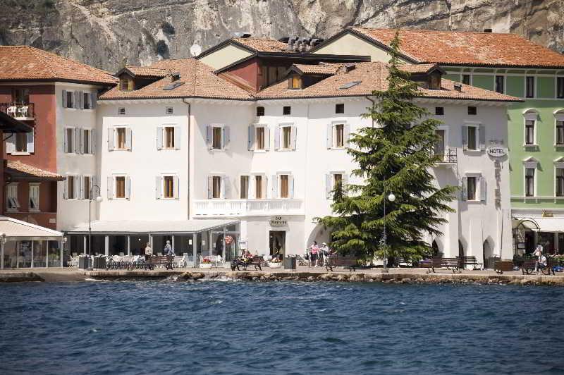 Hotel Geier Torbole Sul Garda Esterno foto